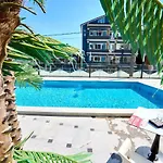 Mambo In Nord10 Pool And Playground * Mamaia